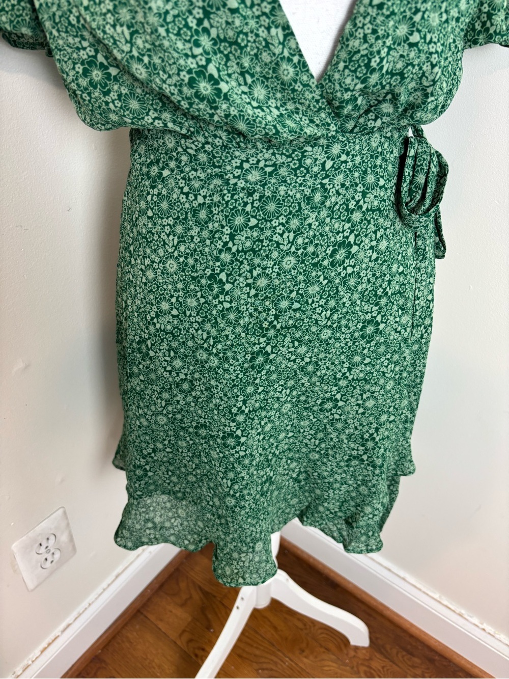 Reformation Lucas Green Dress Size Large - Picture 8 of 15